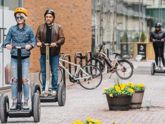 トロント セグウェイ 30分体験ツアー　ディスティラリー地区コース ＜英語ガイド＞