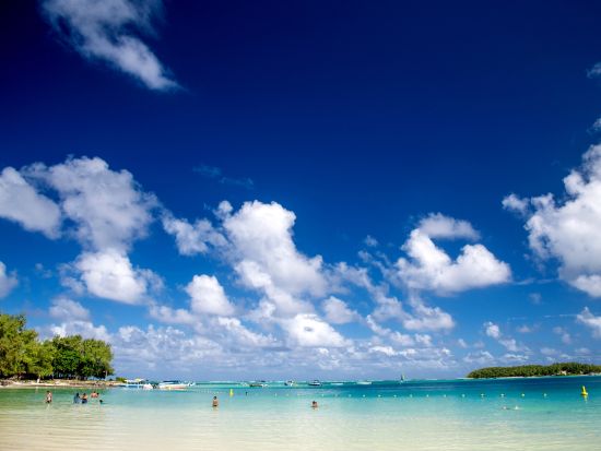 イル・デ・ドゥ・ココス島（ブルー・ベイ）日帰りボートツアー BBQランチ＆ドリンク飲み放題付き！＜火・木・土曜催行／ホテル送迎付き＞