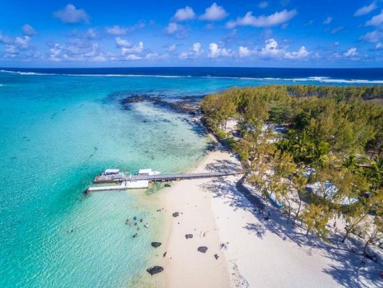 イル・デ・ドゥ・ココス島（ブルー・ベイ）日帰りボートツアー BBQランチ＆ドリンク飲み放題付き！＜火・木・土曜催行／ホテル送迎付き＞