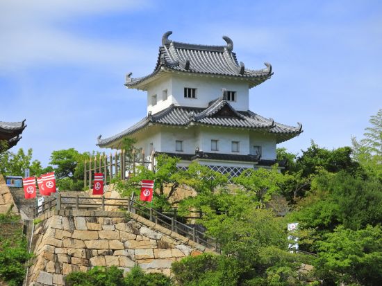貸切観光タクシー しまなみ海道 因島・生口島・大三島を訪れる 水軍城＋耕三寺＋大山祇神社＜7時間／1-9名／尾道発着＞4名参加で1名14,490円～by大平交通