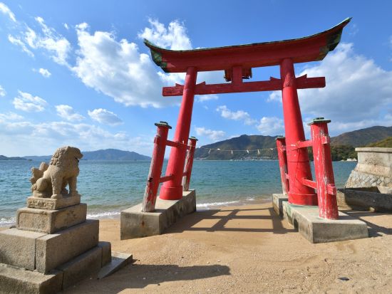 貸切観光タクシー しまなみ海道 向島＆岩子島へ 吉原家住宅＋高見山＋福本渡船の船旅など＜4時間／1-9名／尾道発着＞4名参加で1名8,303円～ by 大平交通