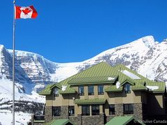 Columbia-Icefield-Glacier-Discovery-Centre-01-600