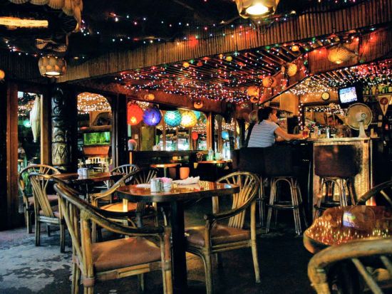 貸切サンセットセーリング　スリル満点のゴムボート「ゾディアック」でクルージング！サンド・アイランドにある老舗ティキ・バーへご案内＜1～12名／ワイキキ発＞