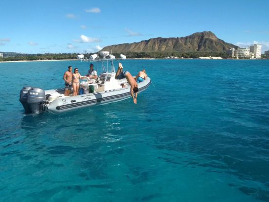 貸切シュノーケリングツアー　高速ゴムボート「ゾディアック」に乗船！スリル満点のクルージングも楽しめるツアー＜英語スタッフ／1～12名／ワイキキ発＞