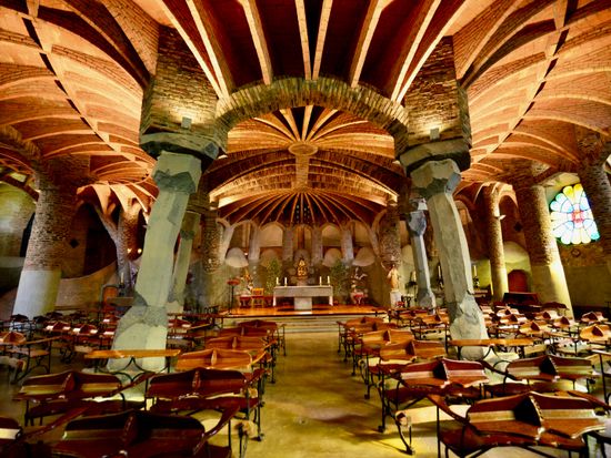 Barcelona_Colonia-Guell_shutterstock_1047343405
