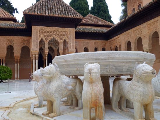 アルハンブラ宮殿　半日観光ツアー ＜貸切／日本語ガイド／グラナダ発＞by Mybus