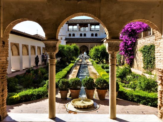 アルハンブラ宮殿　半日観光ツアー ＜貸切／日本語ガイド／グラナダ発＞by Mybus