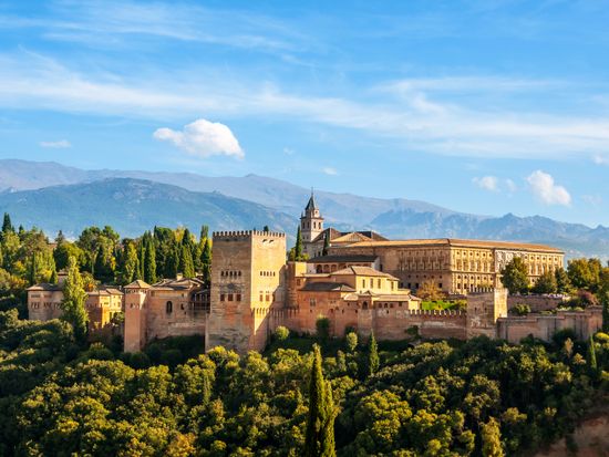 Granada_Alhambra_Palace_shutterstock_535037062