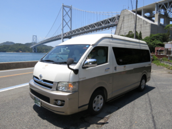 貸切観光タクシー 鞆の浦の歴史と絶景を巡る 阿伏兎観音＋鞆の浦の町散策＜4時間／1-9名／尾道発着＞4名参加で1名8,280円～ by 大平交通