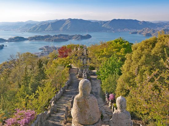 貸切観光タクシー しまなみ海道 村上水軍ゆかりの因島を巡る 因島水軍城＋白滝山など＜4時間／1-9名／尾道発着＞4名参加で1名8,303円～ by 大平交通