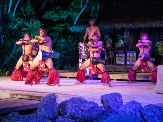 【早割】グアム フィッシュアイ アイランドカルチャーディナーショー　ディナービュッフェやBBQフィエスタプレートコースあり＜海中展望塔見学付き・送迎付き選択可＞