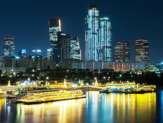 漢江ナイトクルーズ　Nソウルタワーの夜景観賞や汝矣島 ザ・現代ソウルでのショッピング「チメク」「漢江ラーメン」オプション選択可能＜日本語ガイド／明洞送迎＞