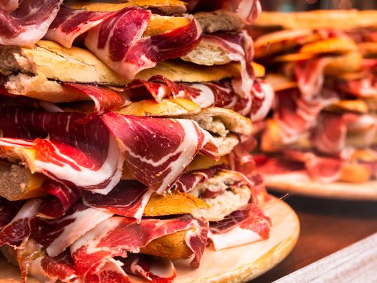 Spain_Food_Bocadillo_pixta_100121646_M