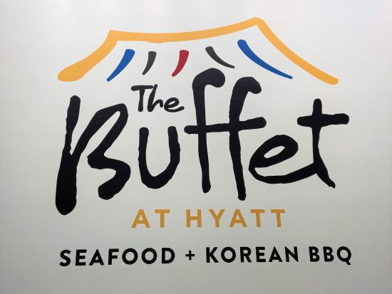 ザ・ビュッフェ・アット・ハイアット（The Buffet at Hyatt）　夕食ミールクーポン　オープンエアのレストランで豪華ビュッフェディナー