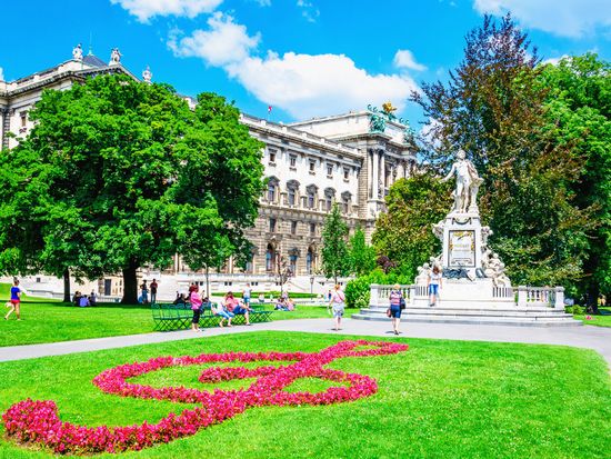 Austria_Vienna_Burggarten_shutterstock_281766428