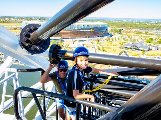 Zip+Climb Kid and adult Optus background