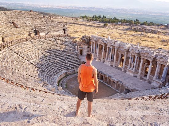 【混載】世界遺産カッパドキア＋パムッカレ 3泊4日ツアー 洞窟ホテル泊 気球体験付きプランあり＜2都市／日本語ガイド／国内航空券込／イスタンブール発＞