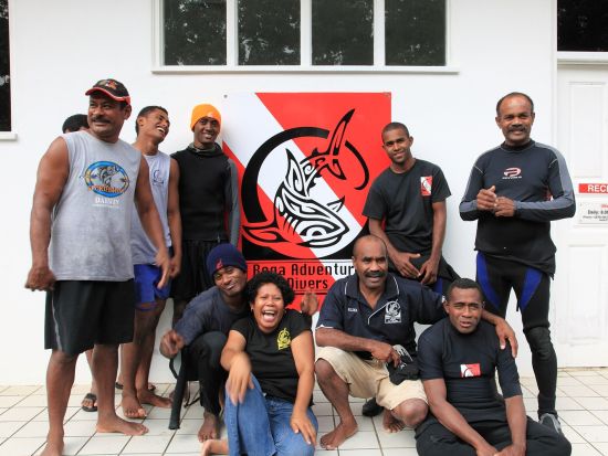 ファンダイビング　シャークダイビング＜ボート／2ダイブ／送迎付き＞by ベンガアドベンチャーダイバーズ