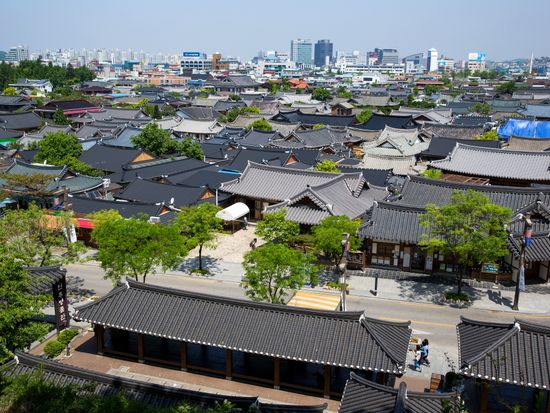 Korea_Jeonju_pixta_32925726_M