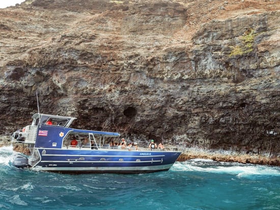na pali coast power catamaran scenic and snorkel tour