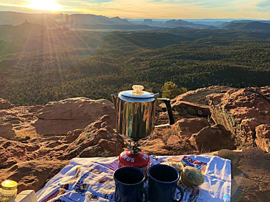 セドナ　朝日鑑賞ハイキングツアー ＜初級～中級レベル／日本語ドライバーガイド＞