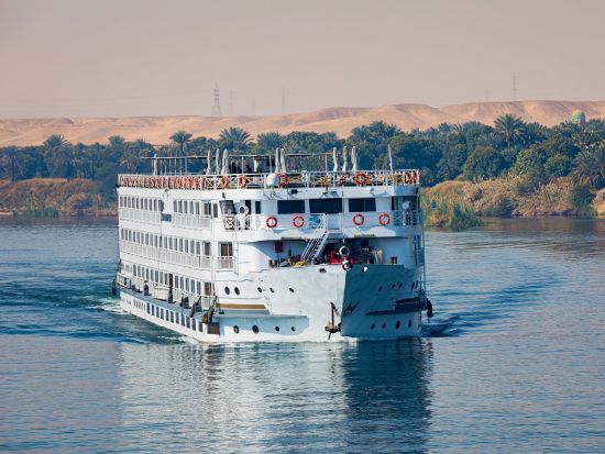 【アスワン発 ナイル川クルーズ3泊4日】5つ星豪華客船利用！アブシンベル観光付きプランあり＜水・金曜出発／ルクソール着＞