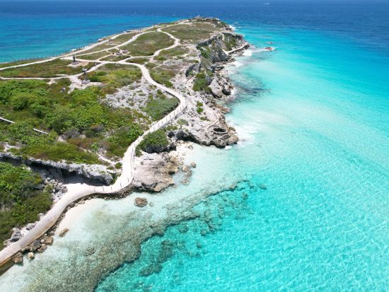 イスラムヘーレス島観光＋ドローン空撮ツアー！カンクン在住スタッフがローカルな街の魅力をご案内＜半日／混載／日本語ガイド／少人数制／カンクン発＞