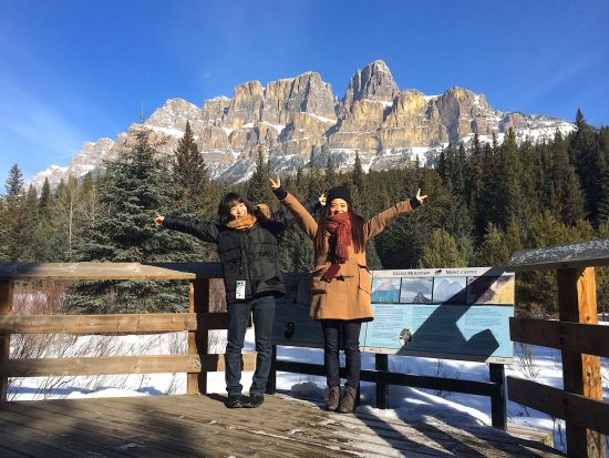 世界遺産カナディアンロッキー　冬のハイライト観光＆ジョンストン渓谷アイスウォーク ＜11～4月／日本語ガイド／バンフまたはキャンモア発＞byバンフトップツアーズ