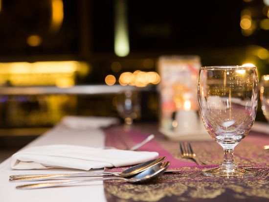 Generic_Cruise-Dinner_shutterstock_250834498