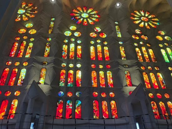 サグラダ・ファミリア徹底解説ツアー 日本語ガイドがご案内！地下博物館も見学　鐘楼入場確約プラン有り＜約2～3時間＞