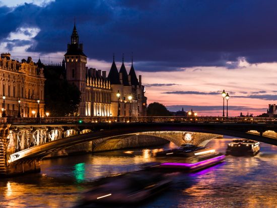 【送迎付】セーヌ川ディナークルーズ　アラン・デュカス監修の豪華コースディナー　食前酒＆ワイン付プラン有＜専用車ホテル送迎＞by[みゅう]