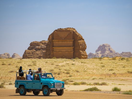 世界遺産ヘグラ遺跡（マダイン・サーレハ）プレミアムツアー＜英語ガイド／アルウラ発＞*車1台あたり