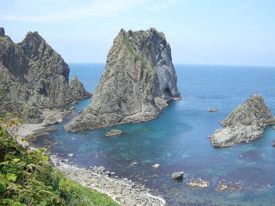 札幌発 秋の積丹岬日帰りバスツアー 島武意海岸+神威岬+岬の湯しゃこたんでの昼食＆入浴  ススキ揺れる秋の積丹へ！＜10月／昼食付／1名から催行／札幌駅発着＞