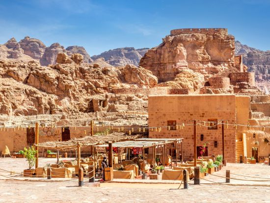 悠々の歴史と絶景に出会う！アルウラ旧市街 ウォーキングツアー＜混載／英語ガイド＞