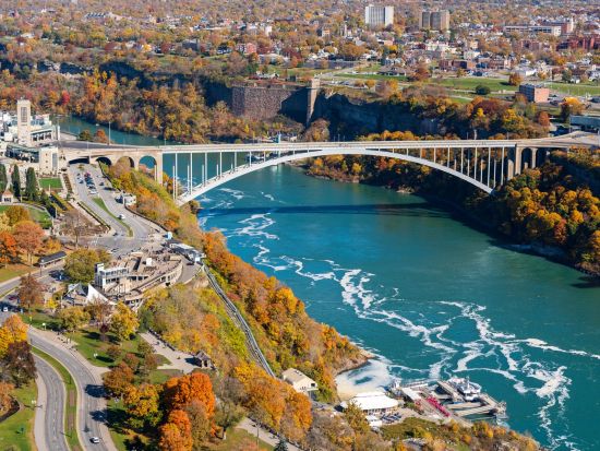 貸切ヘリコプター遊覧飛行 ナイアガラの滝＜1～6名／フライト時間18分／日本語オーディオガイド／ナイアガラ発＞