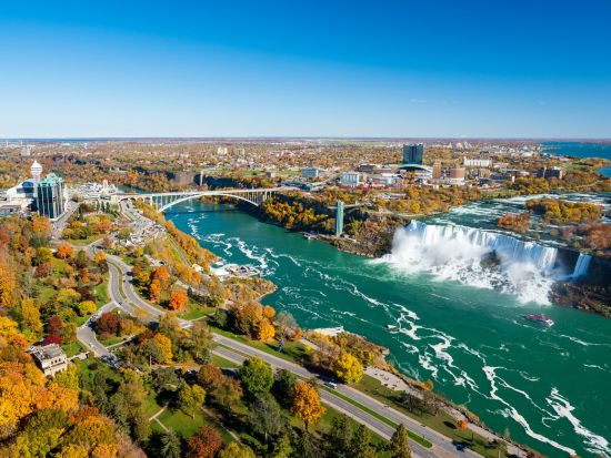 ナイアガラの滝　ヘリコプター遊覧飛行 ＜フライト時間9分／日本語オーディオガイド／ナイアガラ発＞