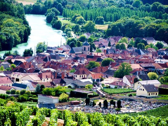 France_Epernay_shutterstock_1230593803 (1)