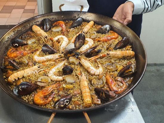 塔への入場確約！世界遺産サグラダ・ファミリア＆グエル公園　半日観光ツアー ＜貸切／昼食付き／日本語ガイド＞by Mybus