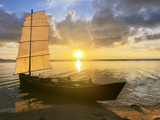 サバニクルージング体験 1組限定貸切！沖縄の"伝統的な船"で綺麗な海と自然を冒険！シュノーケリングやサンセットを楽しめるプランあり！＜半日／石垣島＞