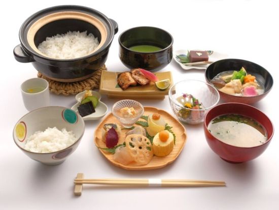 兼六園内の老舗「兼六亭」で朝食を堪能 食事券＆座席予約サービス 落ち着いた雰囲気で贅沢な時間を味わう＜金沢市＞