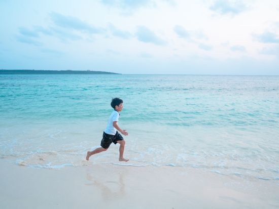 宮古島観光+ファミリーフォトツアー 家族旅行の思い出に特別なお写真を残す♪ 最高のロケーションを巡りながら撮影＜3ロケーション／最大3時間／宮古島＞