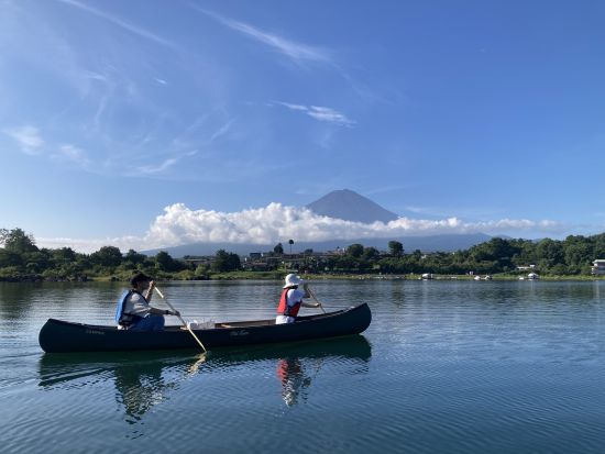 カナディアンカヌー体験 雄大な富士山をバックに湖上散歩を満喫！ 写真データのサービス付＜午前・午後／3歳～／2名～／山梨・河口湖＞