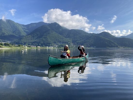 カナディアンカヌー体験 雄大な富士山をバックに湖上散歩を満喫！ 写真データのサービス付＜午前・午後／3歳～／2名～／山梨・河口湖＞