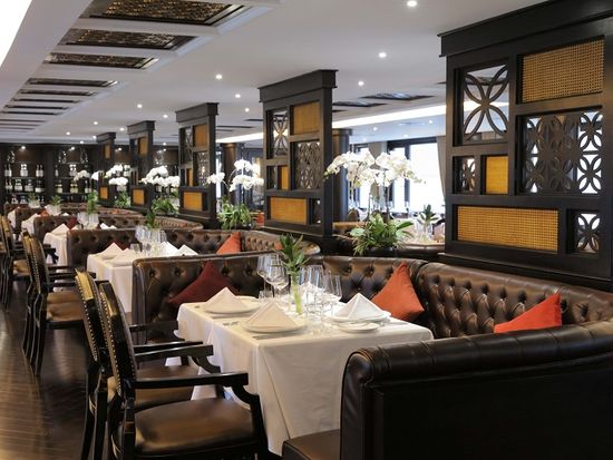 Ambassador Cruise - Restaurant (2)