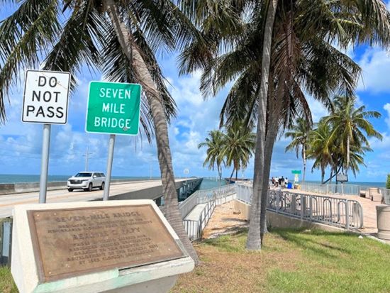 絶景セブンマイル・ブリッジ 1日観光ツアー　海上ハイウェイを往復ドライブする時短プラン ＜昼食付き／日本語ドライバーガイド＞