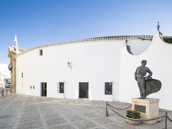 断崖絶壁の村 ロンダ観光1日ツアー　アンダルシアの白い村サハラ・デ・ラ・シエラ＋グラサレマ＜英語／セビリア発着＞