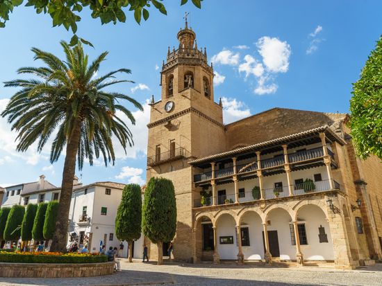 Spain_Ronda_Santa-Maria-Church_shutterstock_399743107