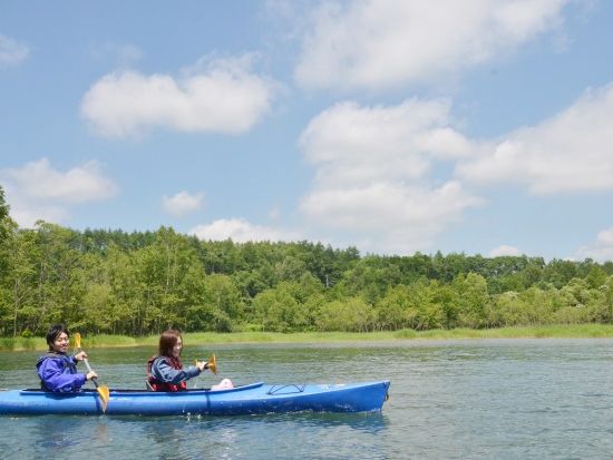 屈足湖（くったりこ）のんびりカヌー 癒しの湖上散策 アイヌの口琴ムックリにも挑戦＜4～11月／3歳以上／新得＞ byTACとかちアドベンチャークラブ