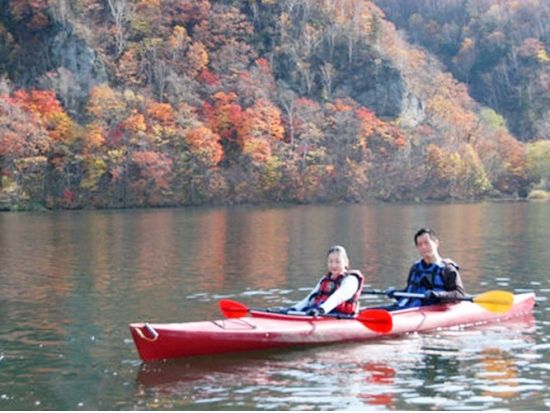 屈足湖（くったりこ）のんびりカヌー 癒しの湖上散策 アイヌの口琴ムックリにも挑戦＜4～11月／3歳以上／新得＞ byTACとかちアドベンチャークラブ