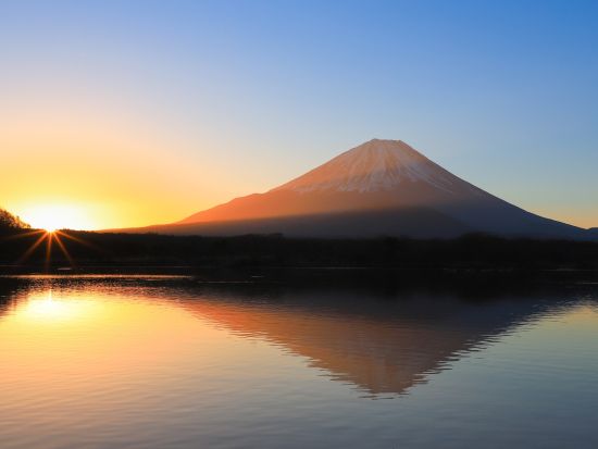 早朝カナディアンカヌー体験 朝の精進湖で大自然と雄大な富士を堪能！ 写真データのサービス付＜7:00～／3歳～／2名～／山梨・精進湖＞